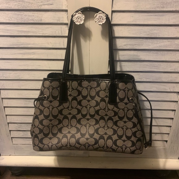 Authentic Coach - Picture 3 of 10